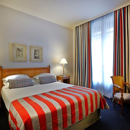 Royal Hotel Paris Champs Elysees Exterior foto