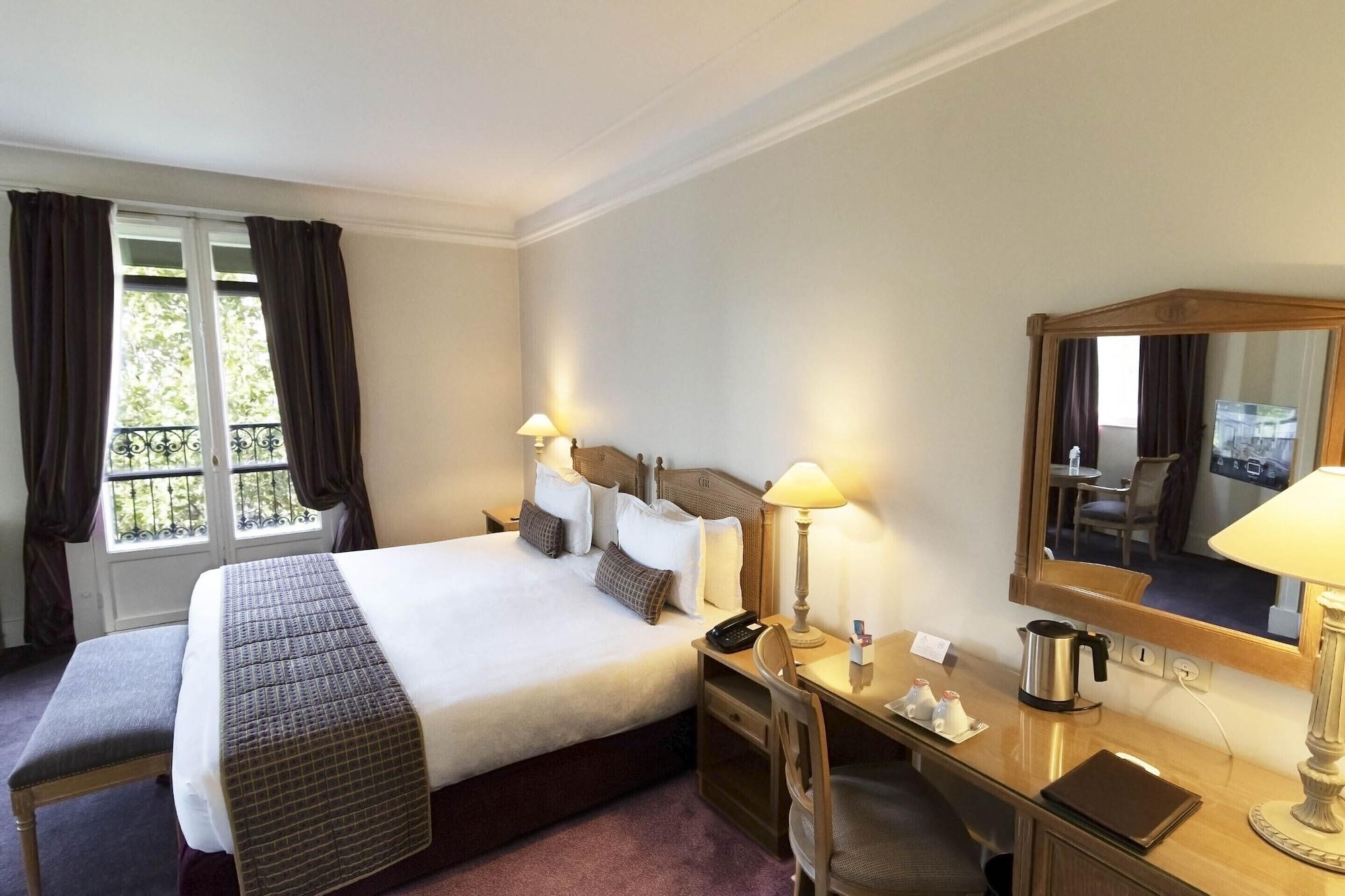 Royal Hotel Paris Champs Elysees Exterior foto