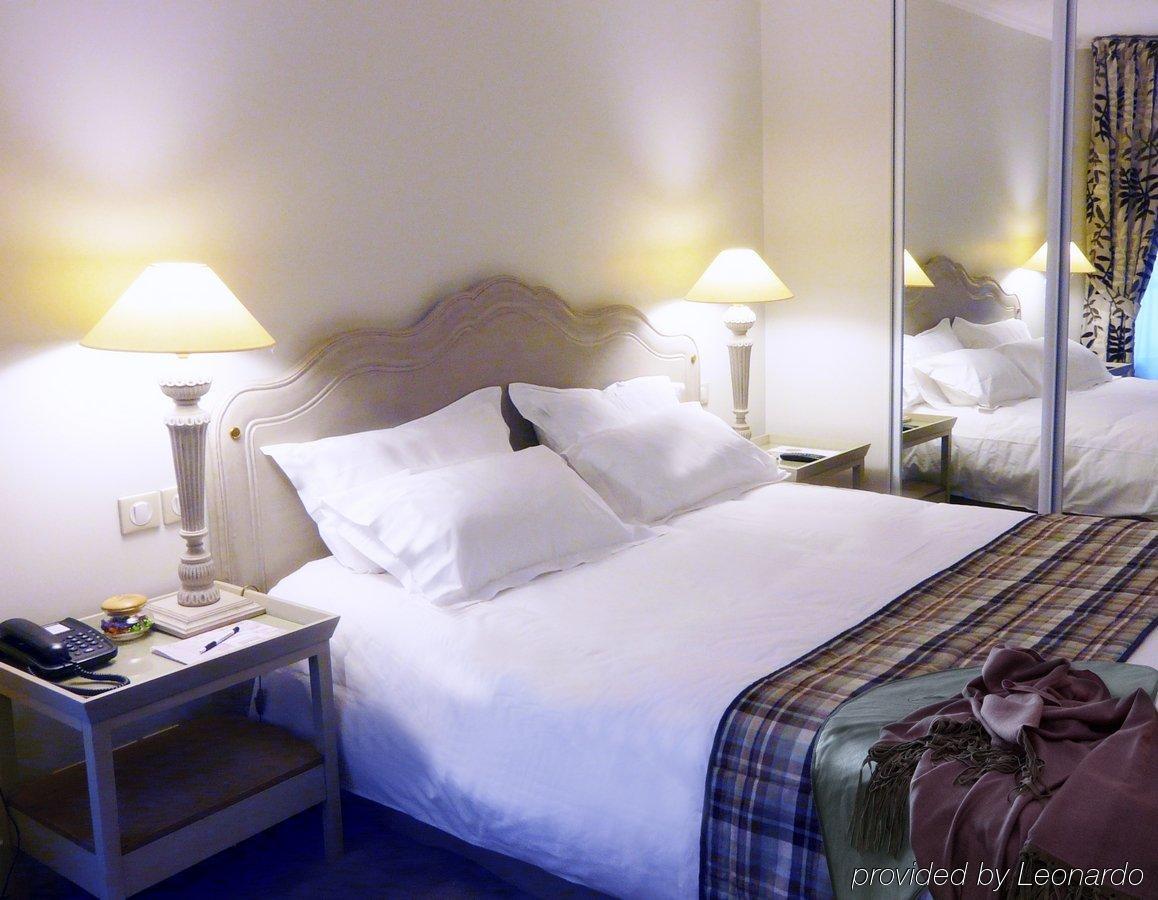 Royal Hotel Paris Champs Elysees Zimmer foto