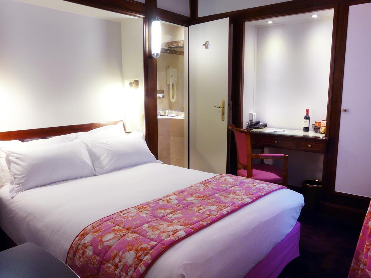 Royal Hotel Paris Champs Elysees Zimmer foto